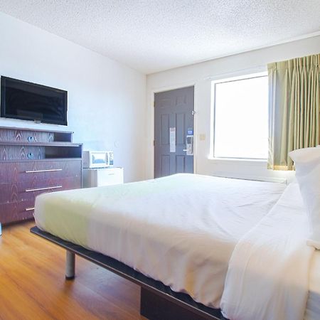 Studio Inn Extended Stay Oklahoma City Airport By Oyo Esterno foto