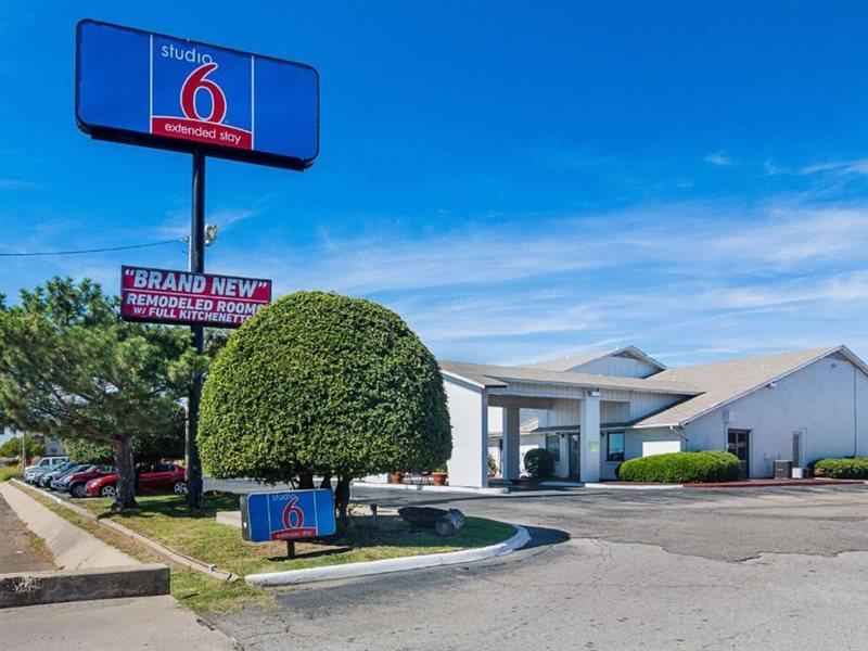 Studio Inn Extended Stay Oklahoma City Airport By Oyo Esterno foto