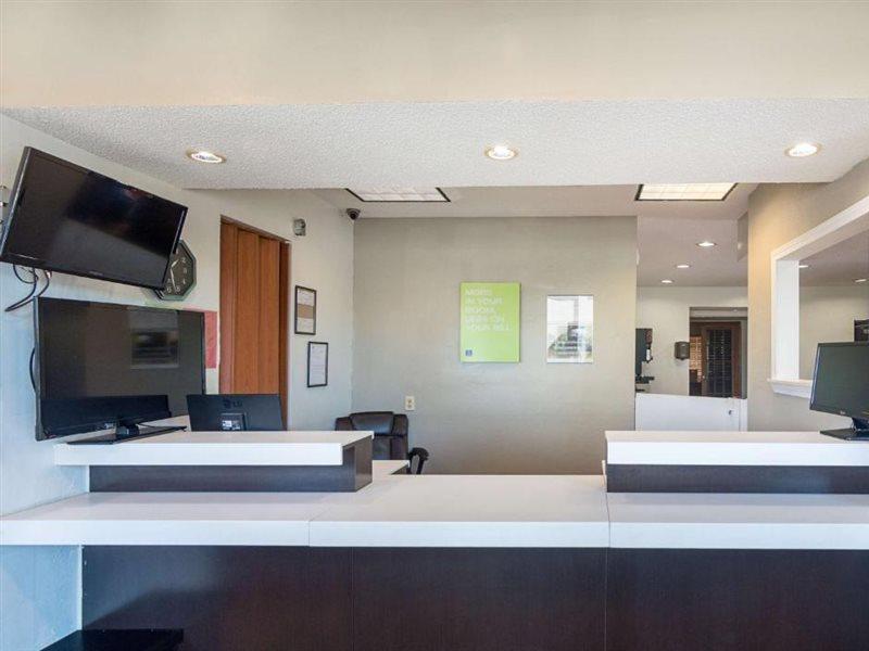 Studio Inn Extended Stay Oklahoma City Airport By Oyo Esterno foto