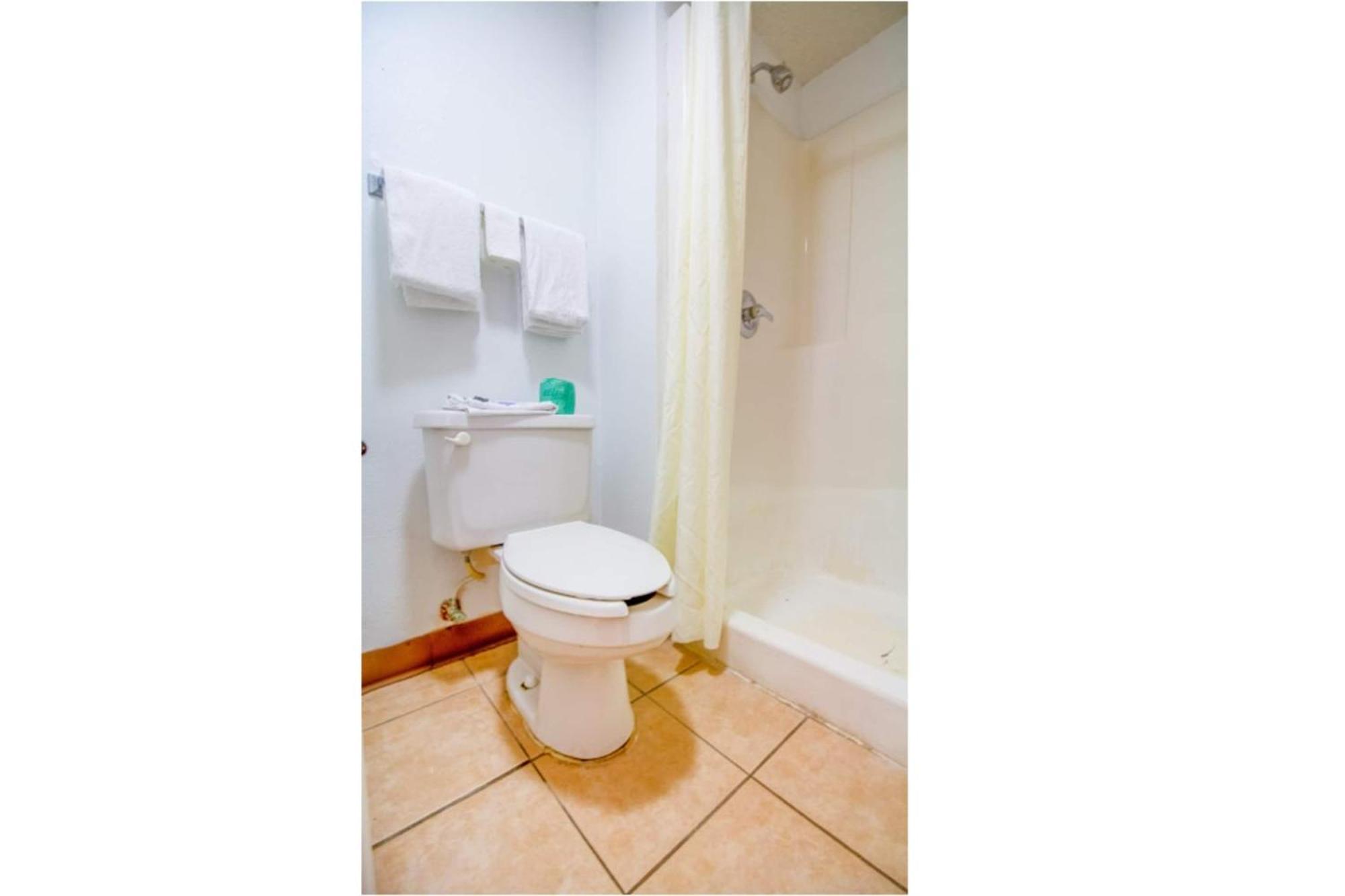 Studio Inn Extended Stay Oklahoma City Airport By Oyo Esterno foto
