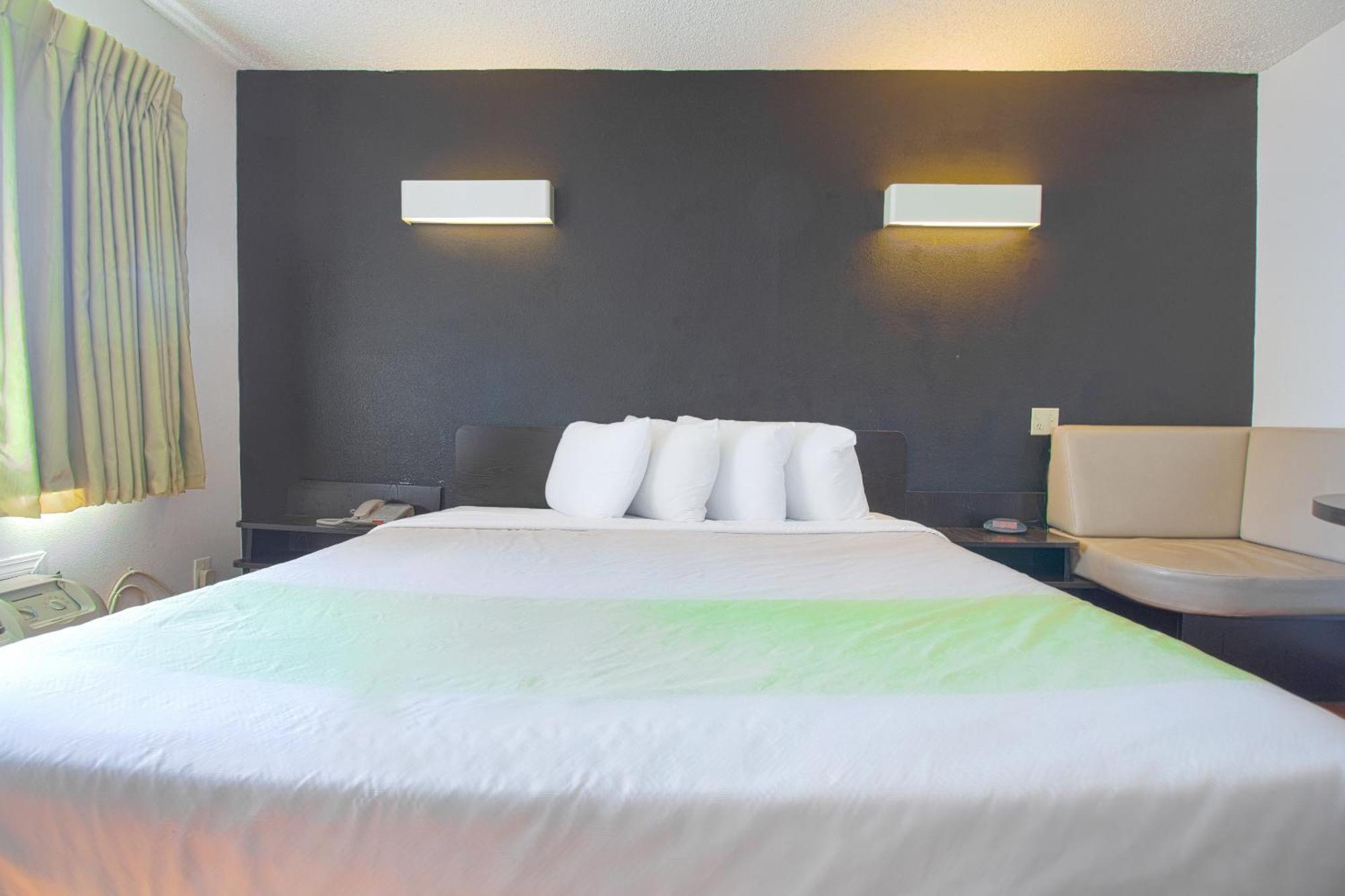 Studio Inn Extended Stay Oklahoma City Airport By Oyo Esterno foto