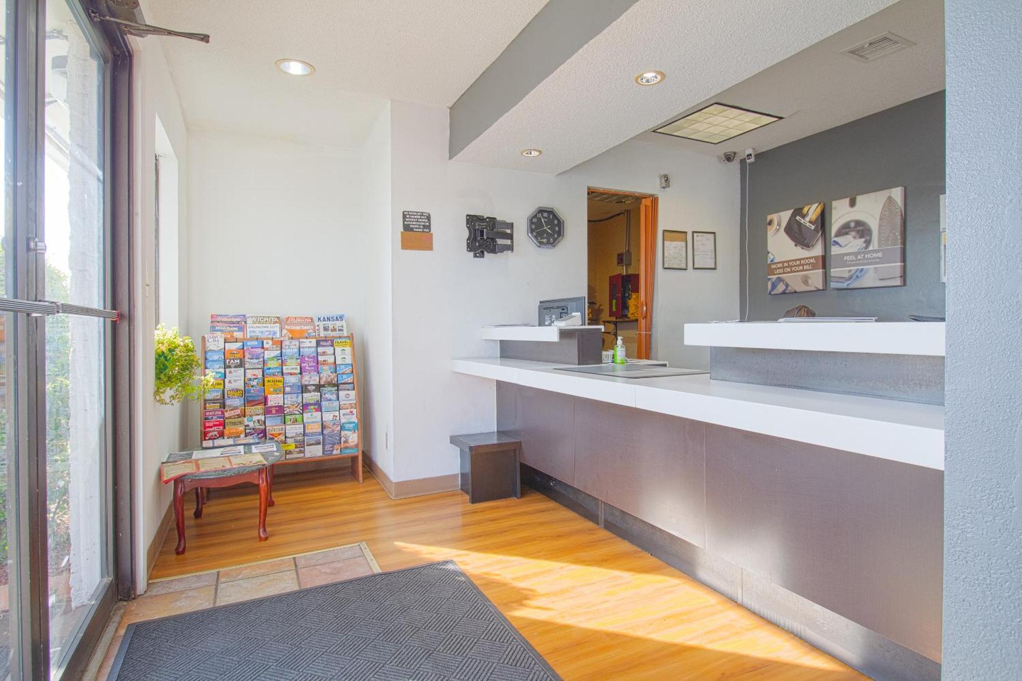 Studio Inn Extended Stay Oklahoma City Airport By Oyo Esterno foto