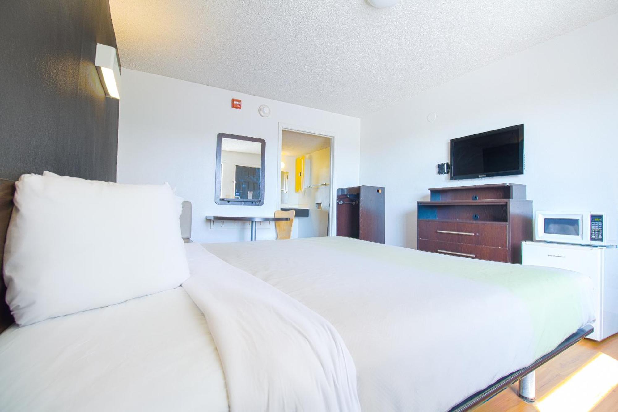 Studio Inn Extended Stay Oklahoma City Airport By Oyo Esterno foto