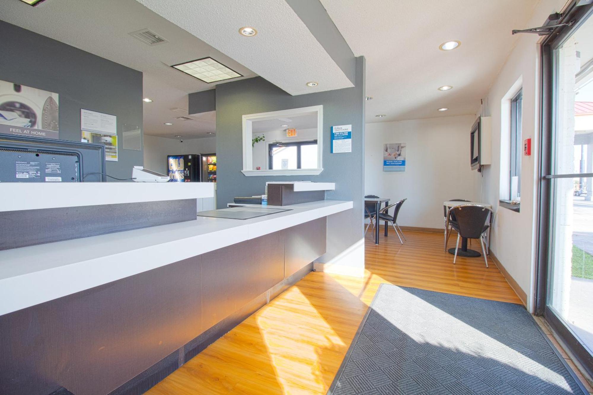 Studio Inn Extended Stay Oklahoma City Airport By Oyo Esterno foto
