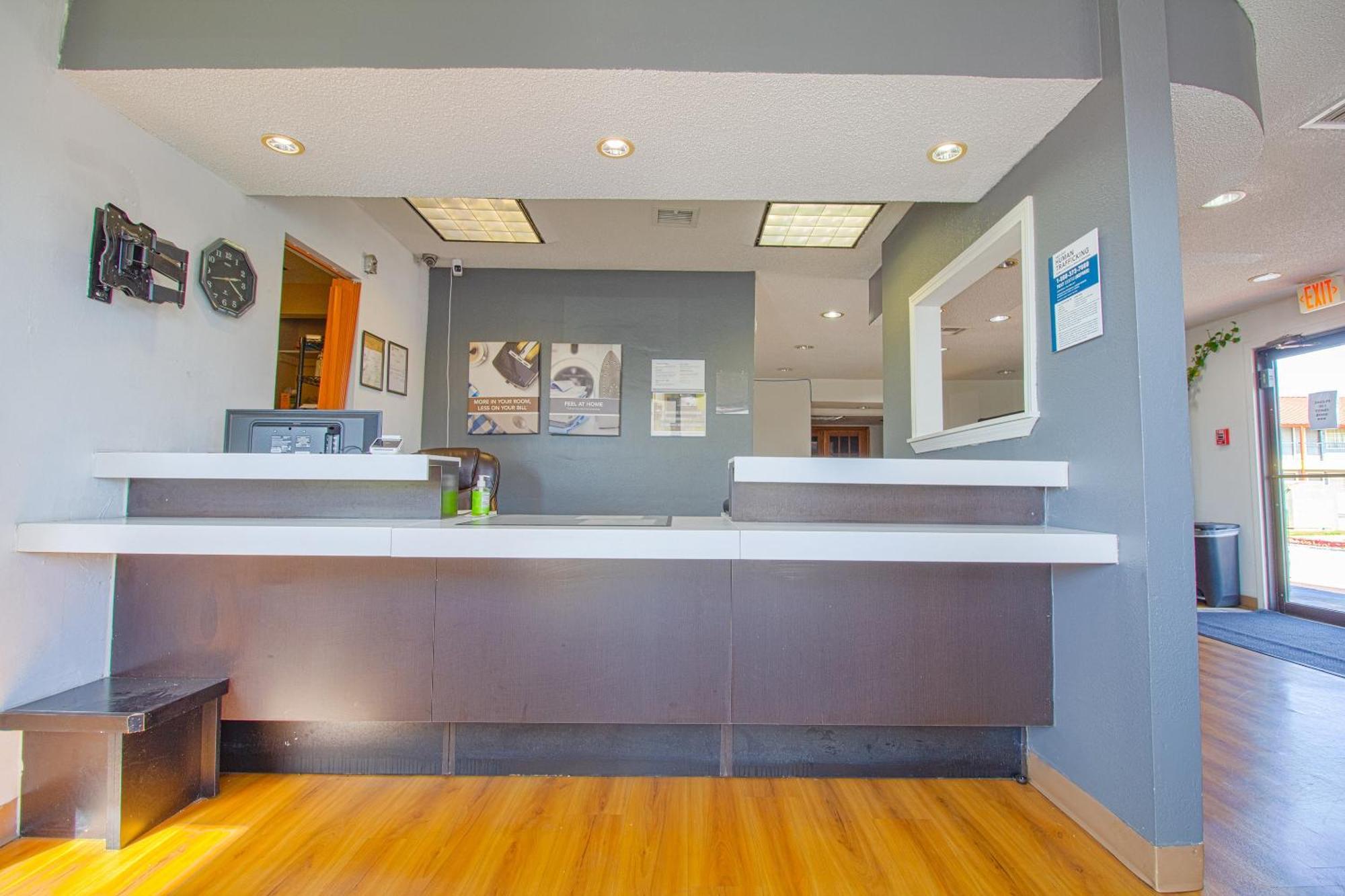 Studio Inn Extended Stay Oklahoma City Airport By Oyo Esterno foto