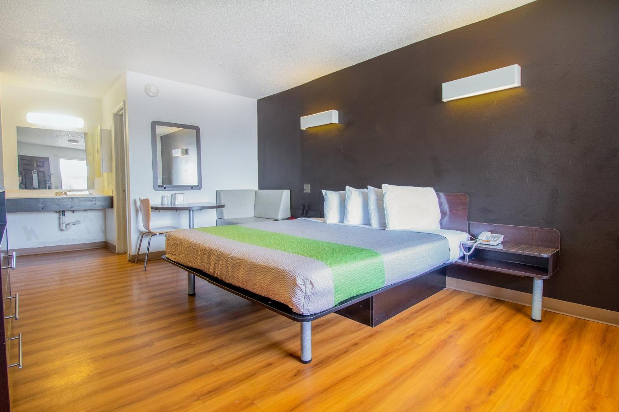 Studio Inn Extended Stay Oklahoma City Airport By Oyo Esterno foto