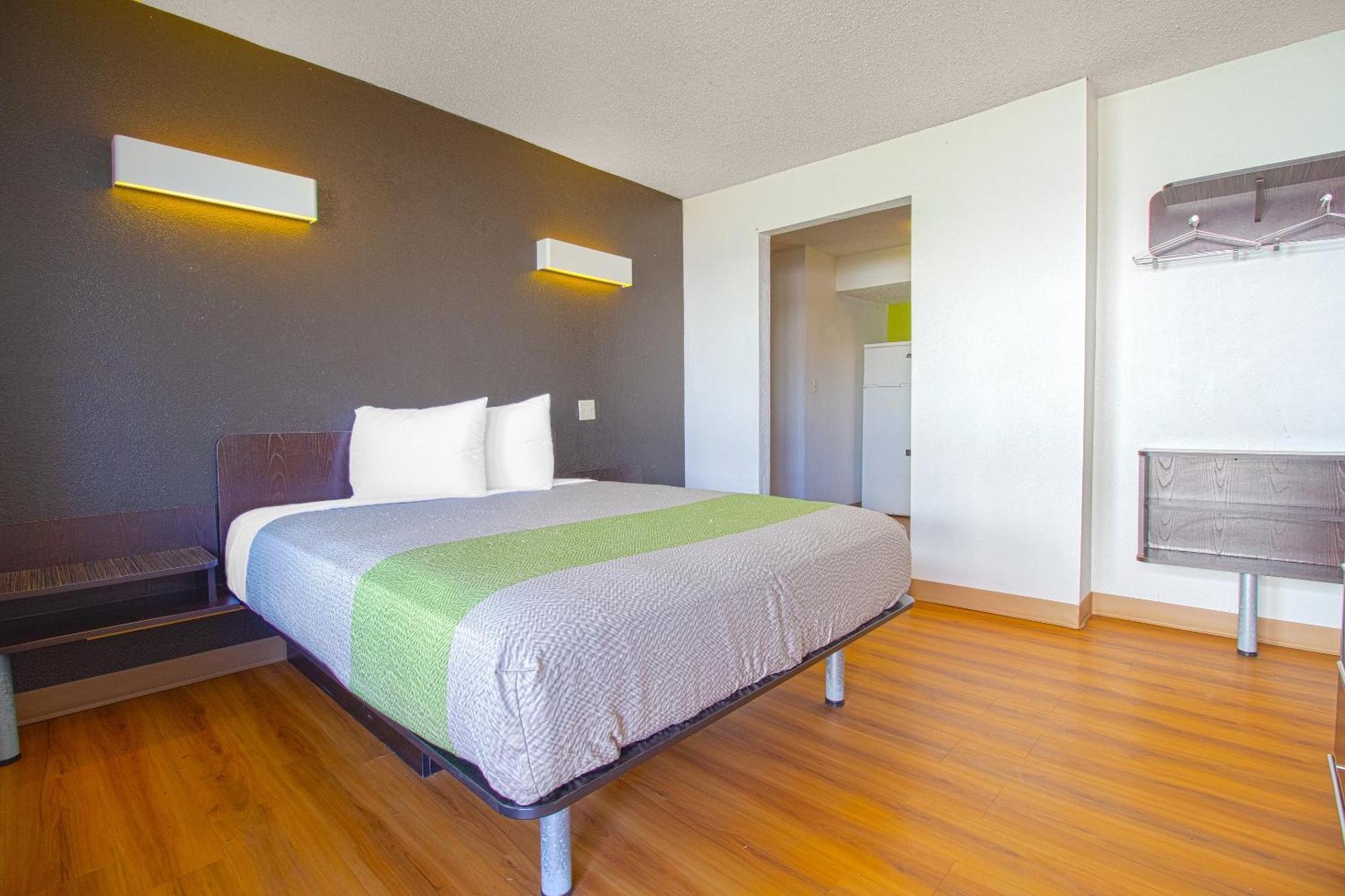 Studio Inn Extended Stay Oklahoma City Airport By Oyo Esterno foto