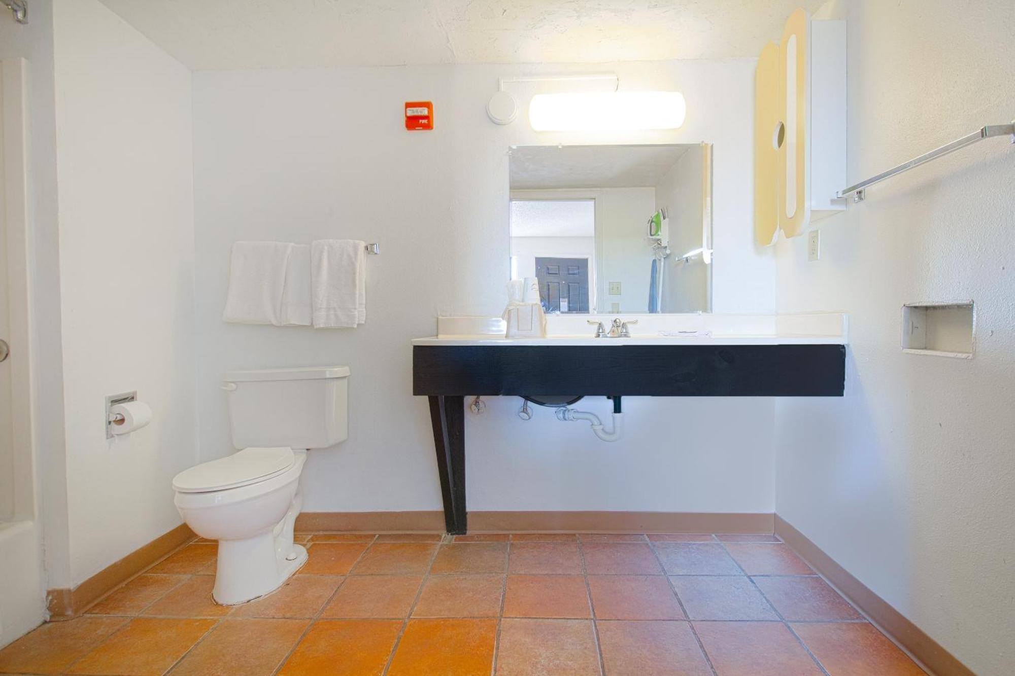 Studio Inn Extended Stay Oklahoma City Airport By Oyo Esterno foto
