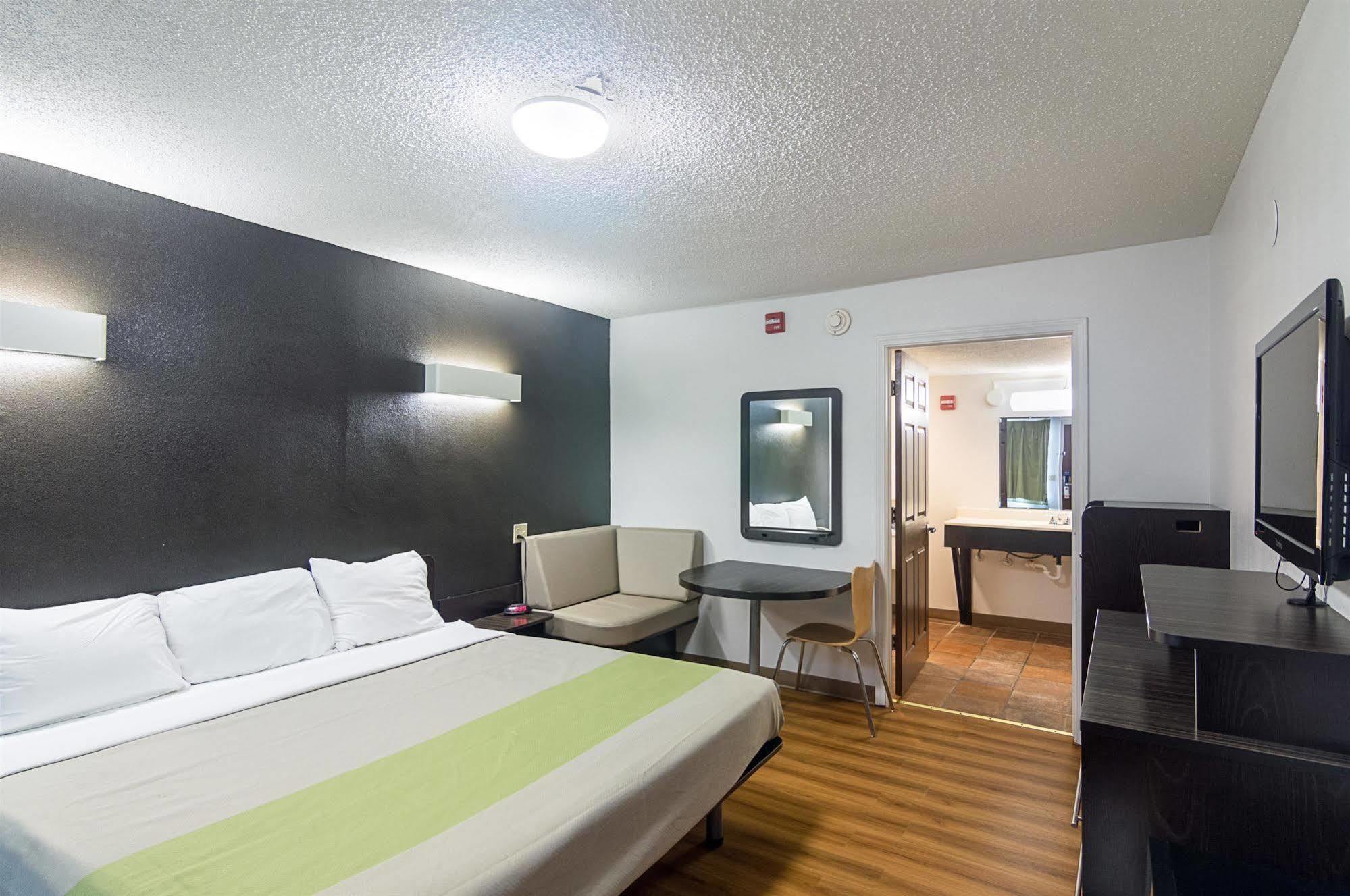 Studio Inn Extended Stay Oklahoma City Airport By Oyo Esterno foto